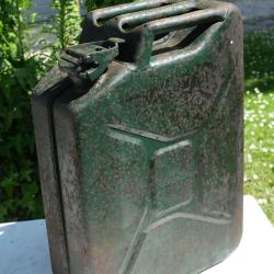 W/|D Jerrican britannique w&w 1943 - provenance Normandie 1944 - REF BRA25JBR002