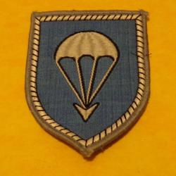 BREVET PARACHUTISTE ALLEMAGNE , INSIGNE D'EPAULE EN TISSU , MODELE ANCIEN , OBSOLETE POUR COLLECTION