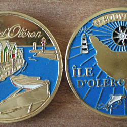 Medaille en Couleur Ile Oleron Fort Boyard Bateau Barque Phare