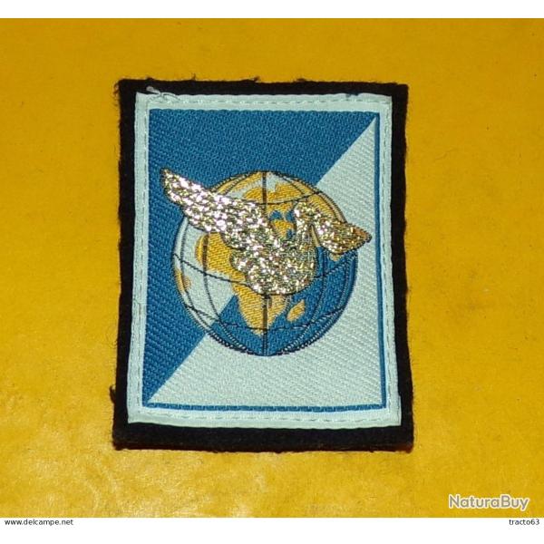 Brigade Logistique de la Force d'Action Rapide, rectangle taill� bleu et blanc broch� d'un globe cha