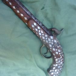 pistolet &agrave; percussion Afrique du Nord sur base arme r&eacute;glementaire