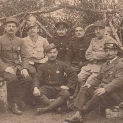 CPA Groupe de soldats en captivit&eacute; - Militaria ww1