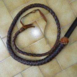 Fouet de dressage en cuir tress&eacute;