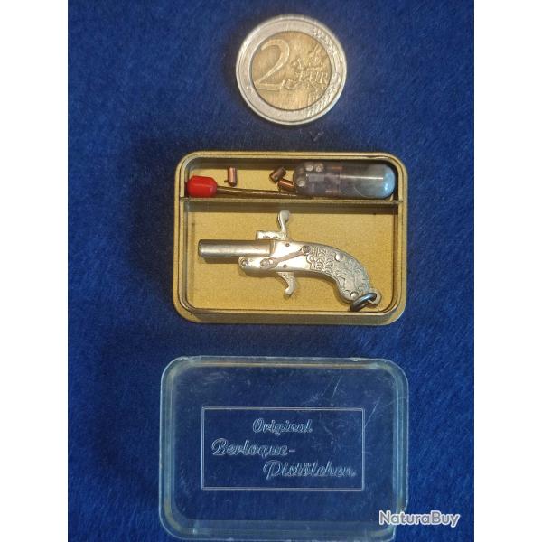 pistolet Berloque 2mm � broche original ancien mod�le en bo�te plastique