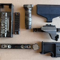 Lot d'accessoires Famas et PGMP