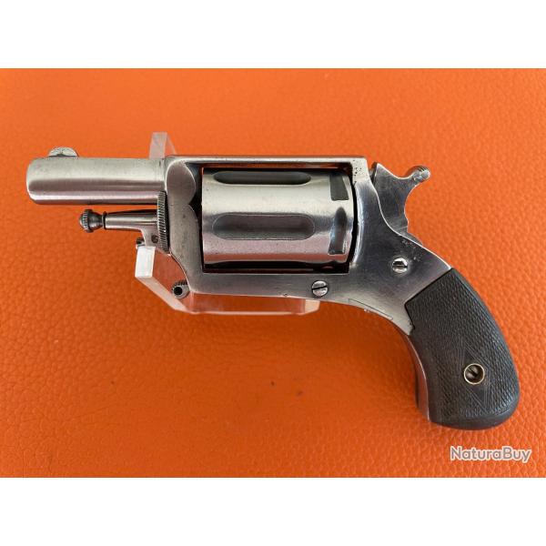 TRES JOLI REVOLVER CALIBRE 6 MM EN PARFAIT ETAT