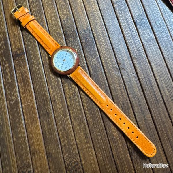 MONTRE C.D.C QUARTZ EN BOIS , ACIER ET CUIR