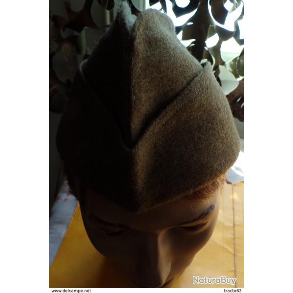 CALOT DE L'INFANTERIE DE L'ARMEE FRANCAISE , KAKI FOND KAKI ,TAILLE 56 FABRICANT I.F.C A LOUVIERS ,