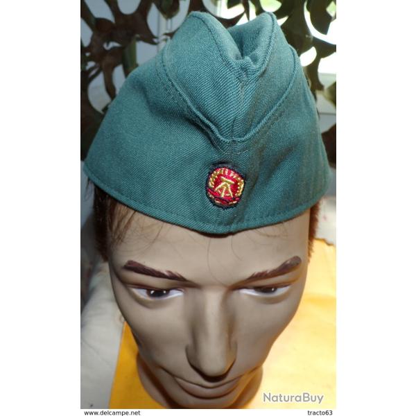 CALOT DE LA REPUBLIQUE DEMOCRATIQUE ALLEMANDE LA R.D.A DISSOLUTION EN 1990 ,TAILLE 56 , ANCIEN OBSOL