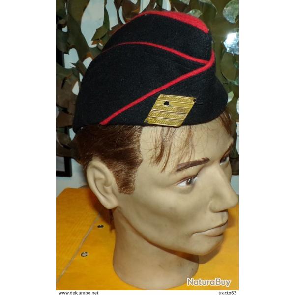 CALOT DE SOUS OFFICIER MAJOR�DE L'ARTILLERIE DE L'ARMEE FRANCAISE, CALOT NOIR ,FOND ROUGE , BANDEAU