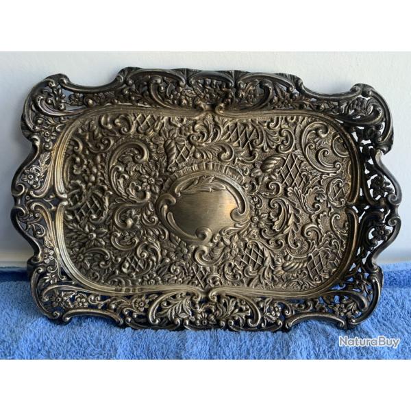 Plat en argent massif poin�onn�