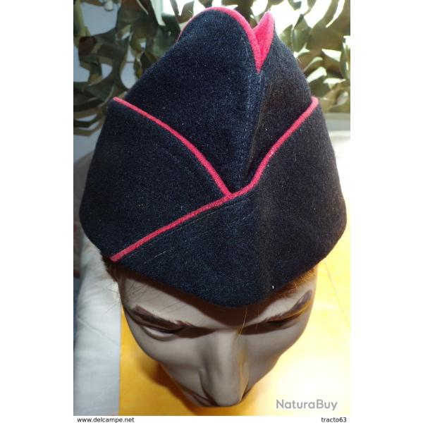 CALOT DES REGIMENTS D'ARTILLERIE , NOIR FOND ROUGE PASSEPOIL ROUGE ,TAILLE 57, ANCIEN OBSOLETE POUR