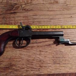 Pistolet de voyage et sa ba&iuml;onnette en parfaite &eacute;tat