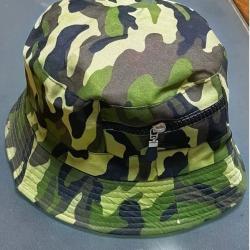 Bob camouflage neuf avec poche.