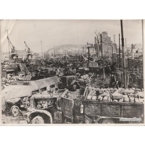 Photo Originale des Quais de Rouen apr�s le bonbardement d'Aout 1944