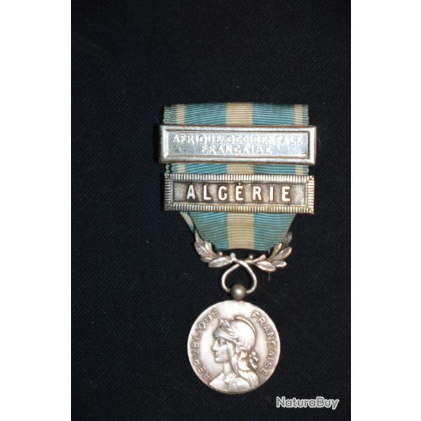 MEDAILLE COLONIALE -AGRAFES AFRIQUE OCCIDENTALE FRANCAISE-ALGERIE-GUERRE 1939/45