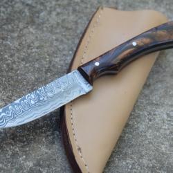 Couteau Skinner de Poche Lame Acier Damas 256 Couches Manche R&eacute;sine Etui SimiliCuir Fab Artisanale