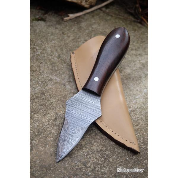 Couteau Kiridashi Dague Damas Lame 256 Couches Manche Bois Etui SImili Cuir Havane Fab Artisanale