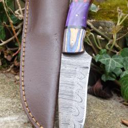 Skinner Bowie Couteau de Chasse Damas Lame 256 Couches Manche Bois/Abs Fabric Artisanale Etui Cuir