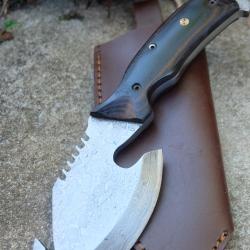 GROS Couteau Skinner D&eacute;coupe Damas Lame Acier 256 Couches Manche Micarta Etui Cuir Fabr Artisanale