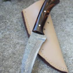 Couteau Skinner de Poche Lame Acier Damas 256 Couches Manche R&eacute;sine Etui SimiliCuir Fab Artisanale02