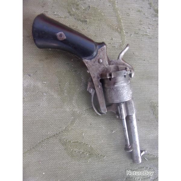 revolver type Lefaucheux cisel�  calibre � broche