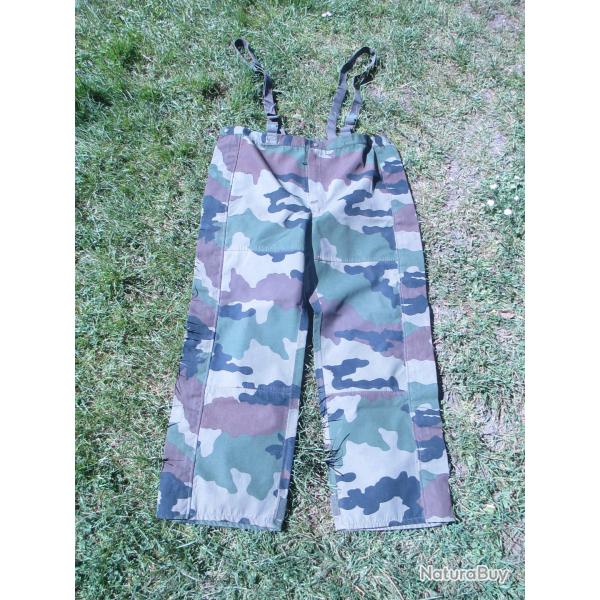 Sur pantalon Goretex arm�e fran�aise  taille 104L tbe