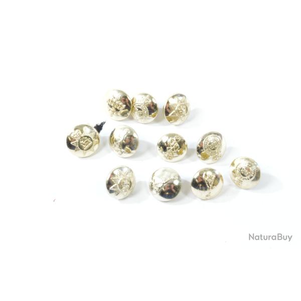 Lot de boutons militaires Anglais WW1 ou WW2 ? petits modules. Casquette calot ? coiffe ? collection