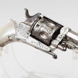 PETIT REVOLVER DE POCHE BULLDOG " PUPPY " CALIBRE 22 SHORT - BELGIQUE XIX&egrave; Categorie D