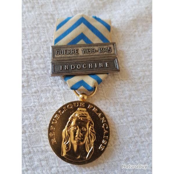 MEDAILLE DE LA RECONNAISSANCE DE LA NATION AVEC AGRAFES 39/45 ET INDOCHINE MILITARY FRENCH MEDAL