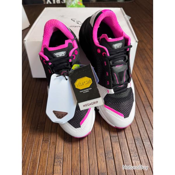 Chaussures Dynafit Ultra 100 noir blanc rose femme - PRIX LE MOINS CHER !