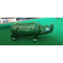 Sculpture de rhinoc&eacute;ros en malachite