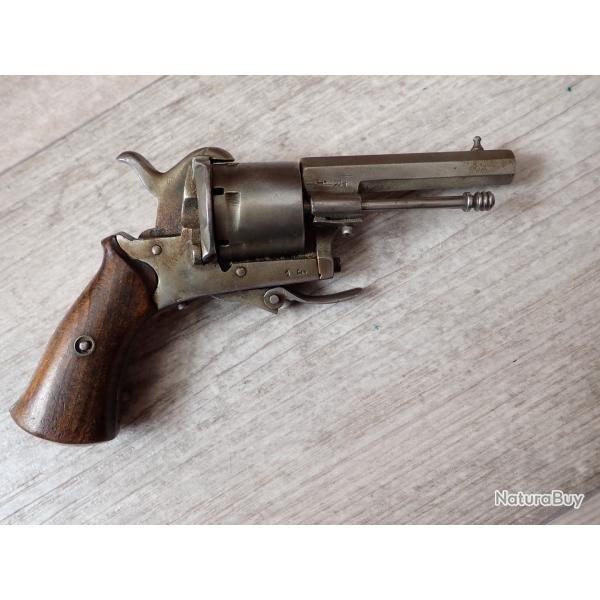Revolver � broche ELG (Li�ge). Calibre 7 mm. Poin�on : r �toil�.