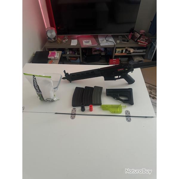 Replique M4-AMSS-BK � batterie + accessoire