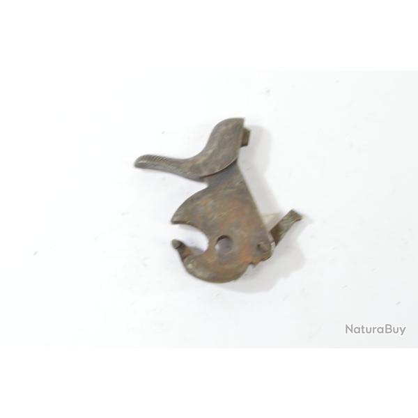 Reichrevolver : Chien percuteur coup�, mais ressort avec mentonnet et chainette pr�sents