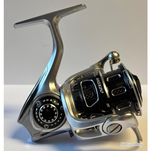 MOULINET ABU GARCIA REVO STX 20