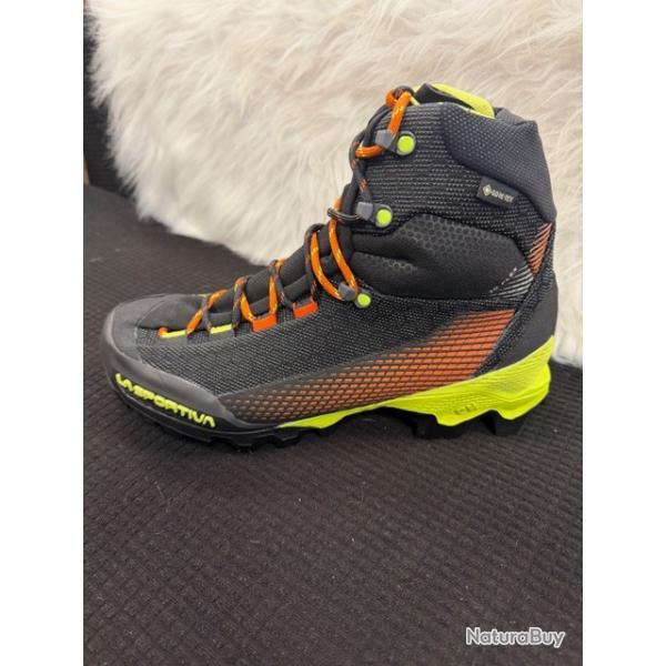 La Sportiva Aequilibrium ST GTX
