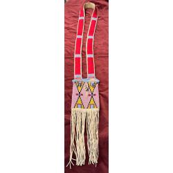 Magnifique sac &agrave; bandouli&egrave;re cheyenne indien des plaines, peau de cerf et seedbeads
