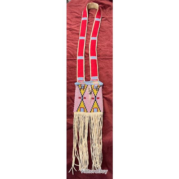 Magnifique sac � bandouli�re cheyenne indien des plaines, peau de cerf et seedbeads