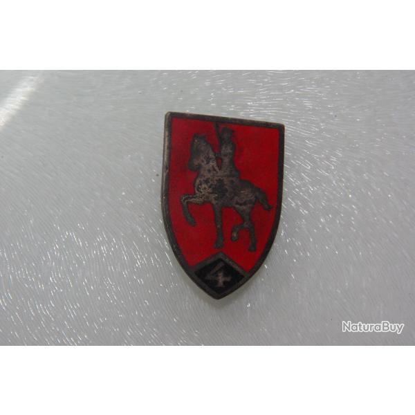 INSIGNE DU 4 � REGIMENT DU CUIRASSIERS EN 1939 ----------------ARTHUSBERTRAND PARIS DEPOSE ---------