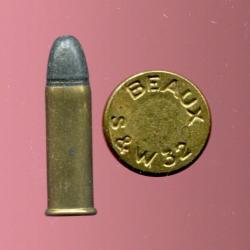 .32 S&W - marquage : BEAUX S&W 32 - amor&ccedil;age central interne - &eacute;tui laiton de 22.7 mm