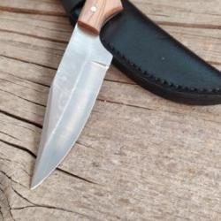 Beau Poignard  de chasse lame 9 cm manche bois d'olivier 1kn