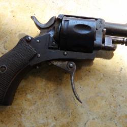 revolver cal 320 percussion ferme ressorts ok excellent fonctionnement Belge canon court