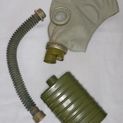 Masque anti gaz sovi&eacute;tique URSS ann&eacute;es 70 guerre froide