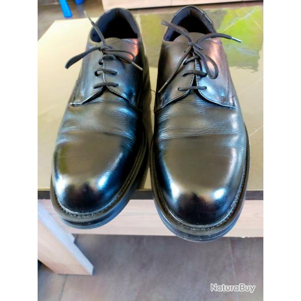 Chaussures basses cuir noir homme de marque Magnum taille 46 1/2 TBE peu port�es