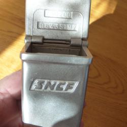 SUPERBE CENDRIER EN METAL ALUMINIUM- ETAT PRESQUE NEUF, ENCORE TOP++ POUR COLLECTIONNEUR ET FONCTION