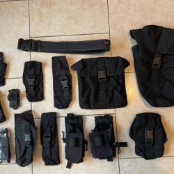 Lot: poches tactiques portes radios ceinturon...