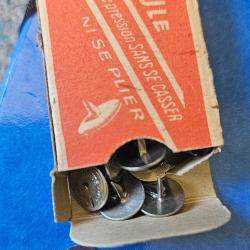 Bo&icirc;te ancienne punaises BA&Iuml;ONNETTE acier + contenu mercerie vintage