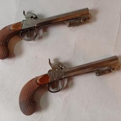 Paire de pistolets &agrave; percussions a baionettes lan&ccedil;antes ELG 19eme siecle