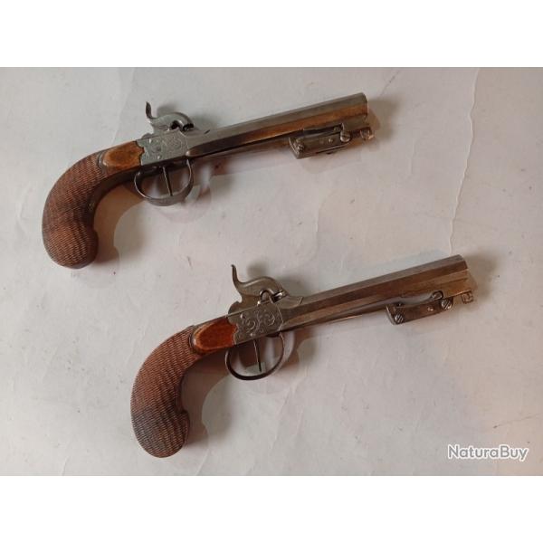 Paire de pistolets � percussions a baionettes lan�antes ELG 19eme siecle